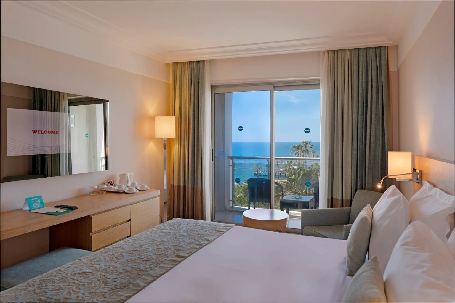 Deluxe Standard Room with Sea View - Turquoise Hotel